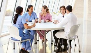 Operatori sanitari in pausa (Depositphotos foto)