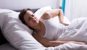 Donna dorme male