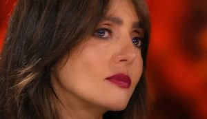 Ambra Angiolini commossa (X Factor Italia - youtube screenshot) - www.biomedicalcue.it