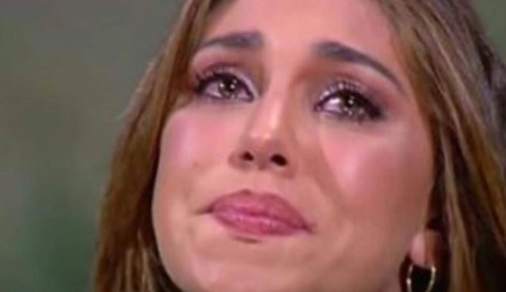 Belen Rodriguez in lacrime (Gossip Italia News - youtube foto) - www.biomedicalcue.it