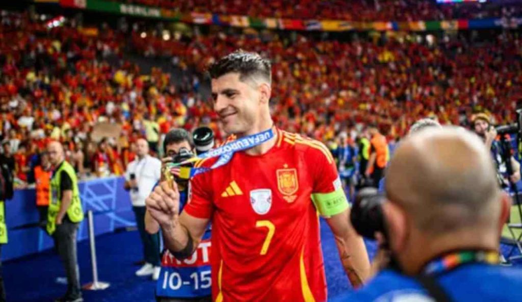 Morata con la maglia della Spagna (Depositphotos foto) - www.biomedicalcue.it